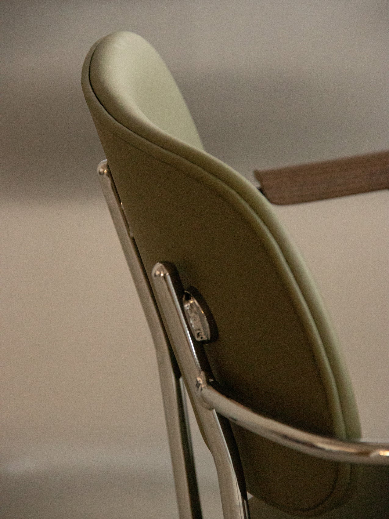 Co Task Chair, Fully Upholstered w/armrest, Aluminium base