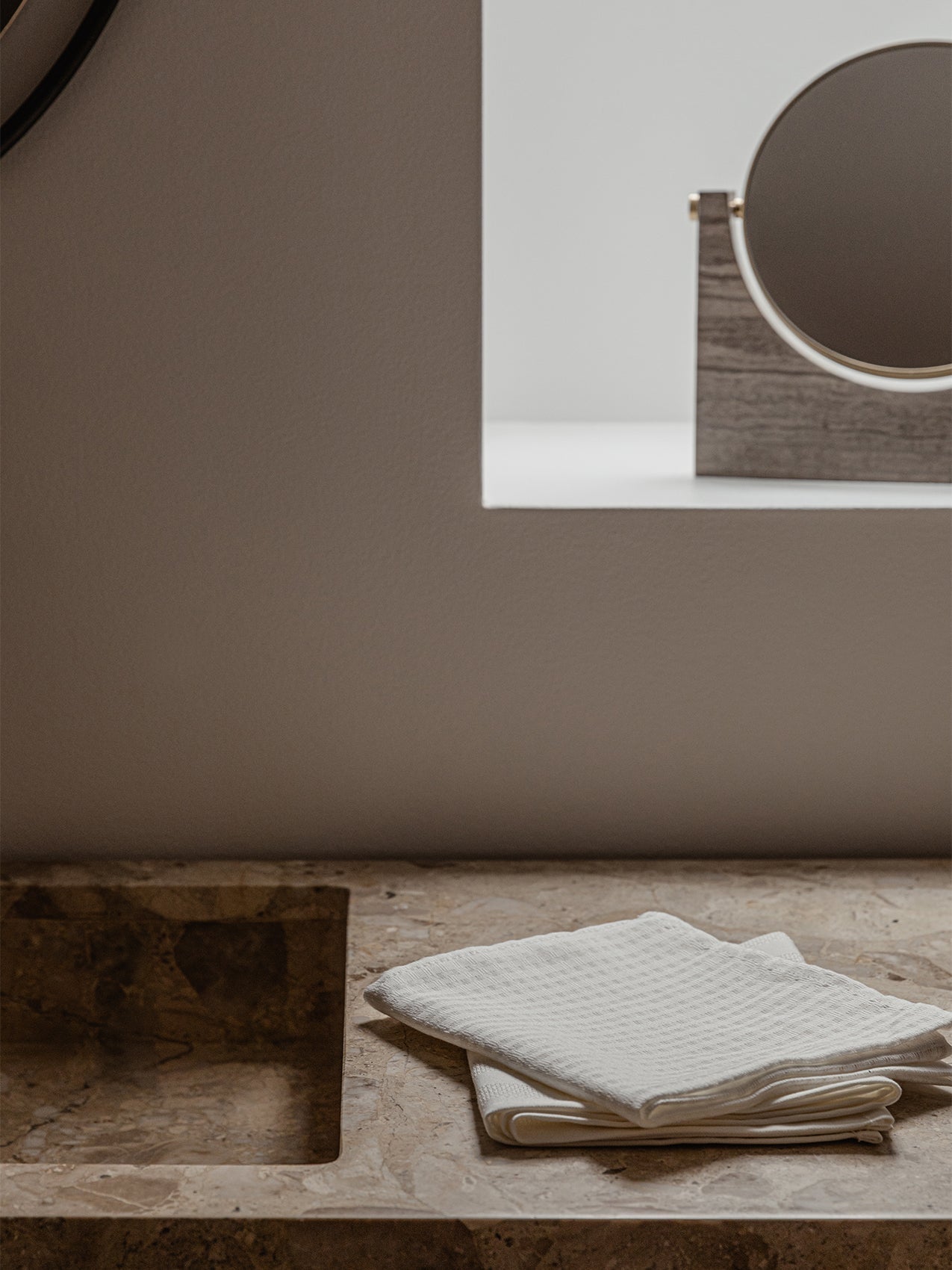 ペペ大理石ミラー |お風呂用大理石卓上ミラー