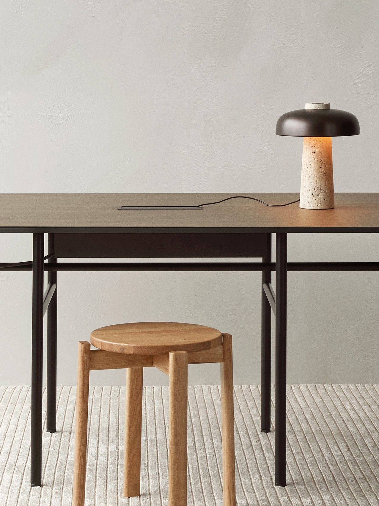 Norm Architects の Snaregade カンファレンス テーブル ｜【公式