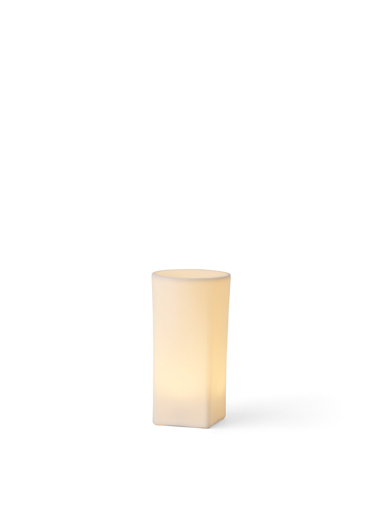 Ignus Flameless LED キャンドル｜キャンドルライトコレクションを見る