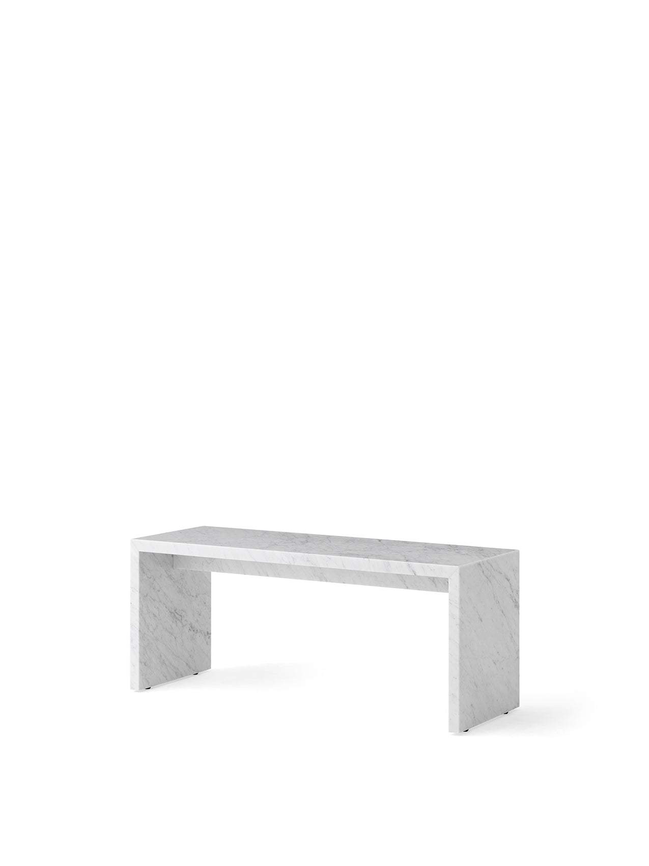 Plinth Bridge 大理石テーブル（Norm Architects）｜Audo｜ Explore now