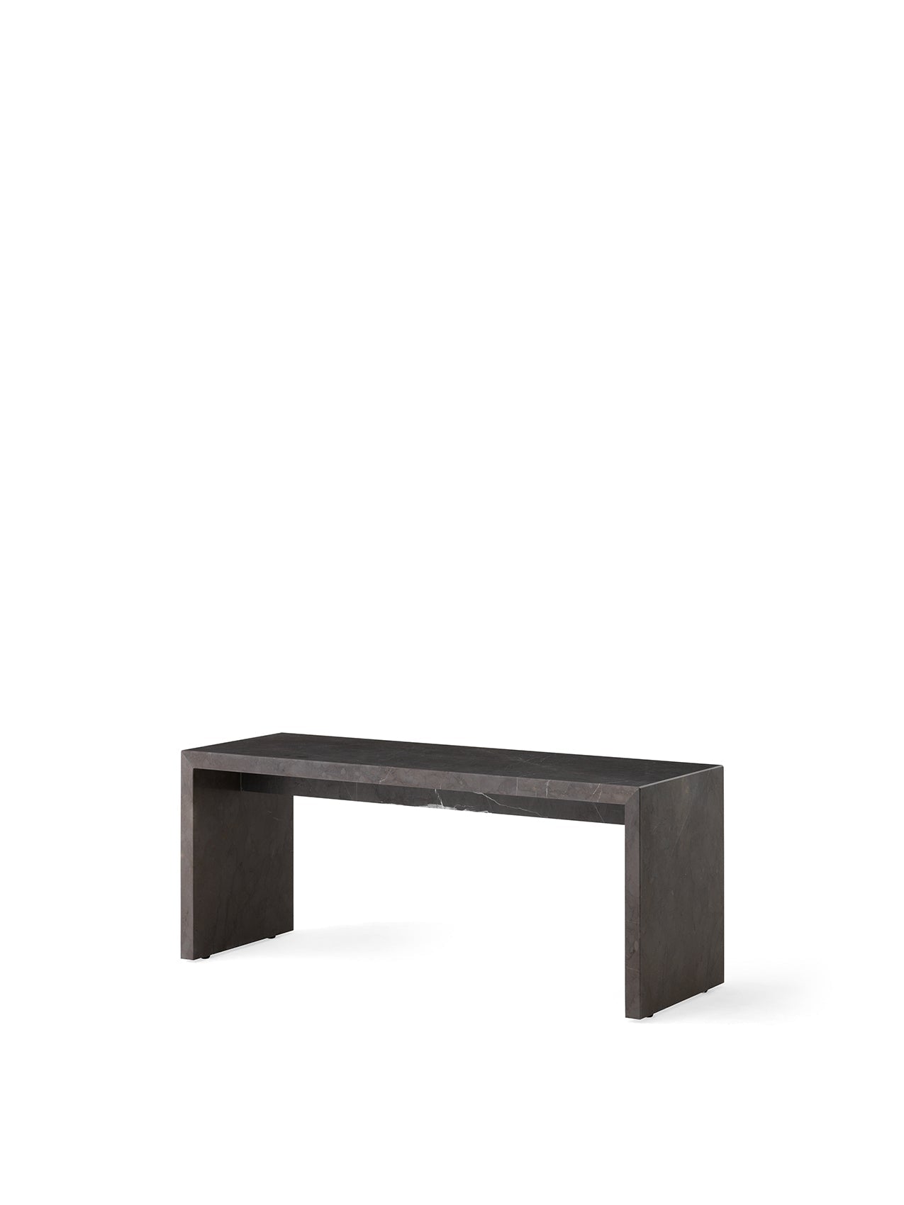 Plinth Bridge 大理石テーブル（Norm Architects）｜Audo｜ Explore now