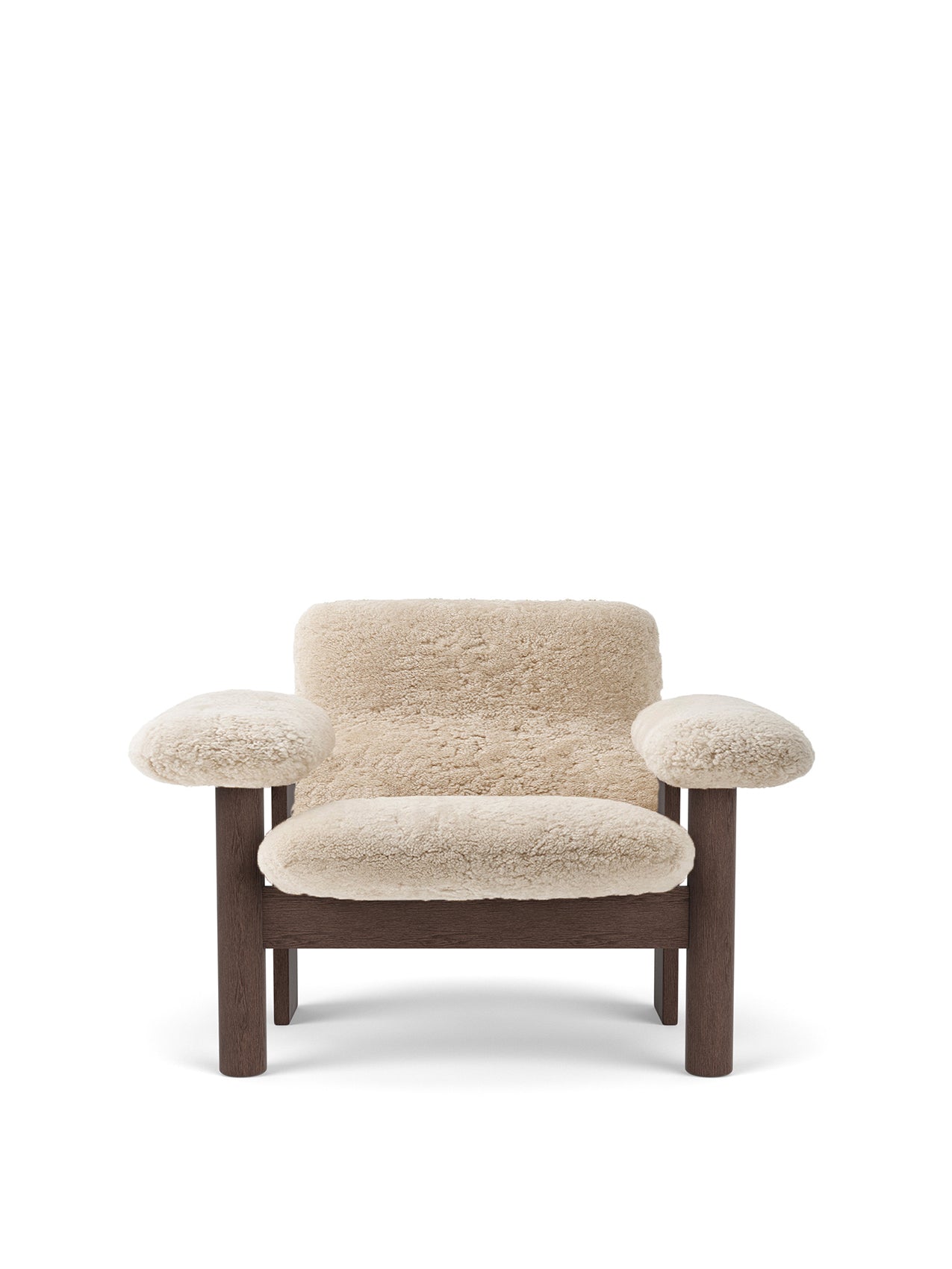 Brasilia Lounge Chair, Low Back｜シープスキン張りのラウンジチェア