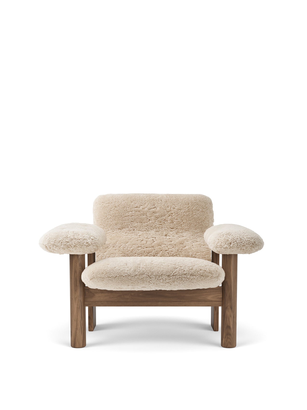 Brasilia Lounge Chair, Low Back｜シープスキン張りのラウンジチェア