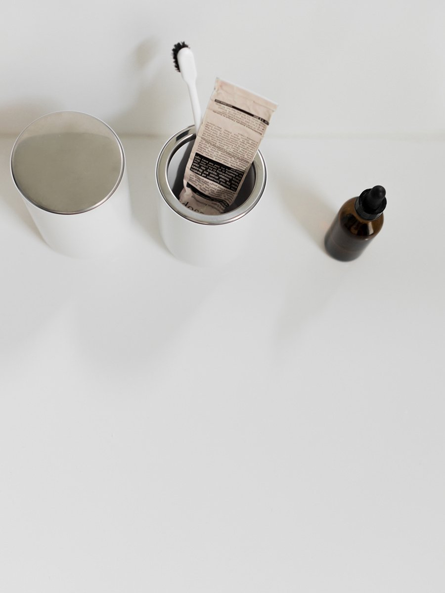 Norm Architects の New Norm 歯ブラシ ホルダー |オード・デコール Norm Architects の New Norm 歯ブラシ ホルダー |オード・デコール