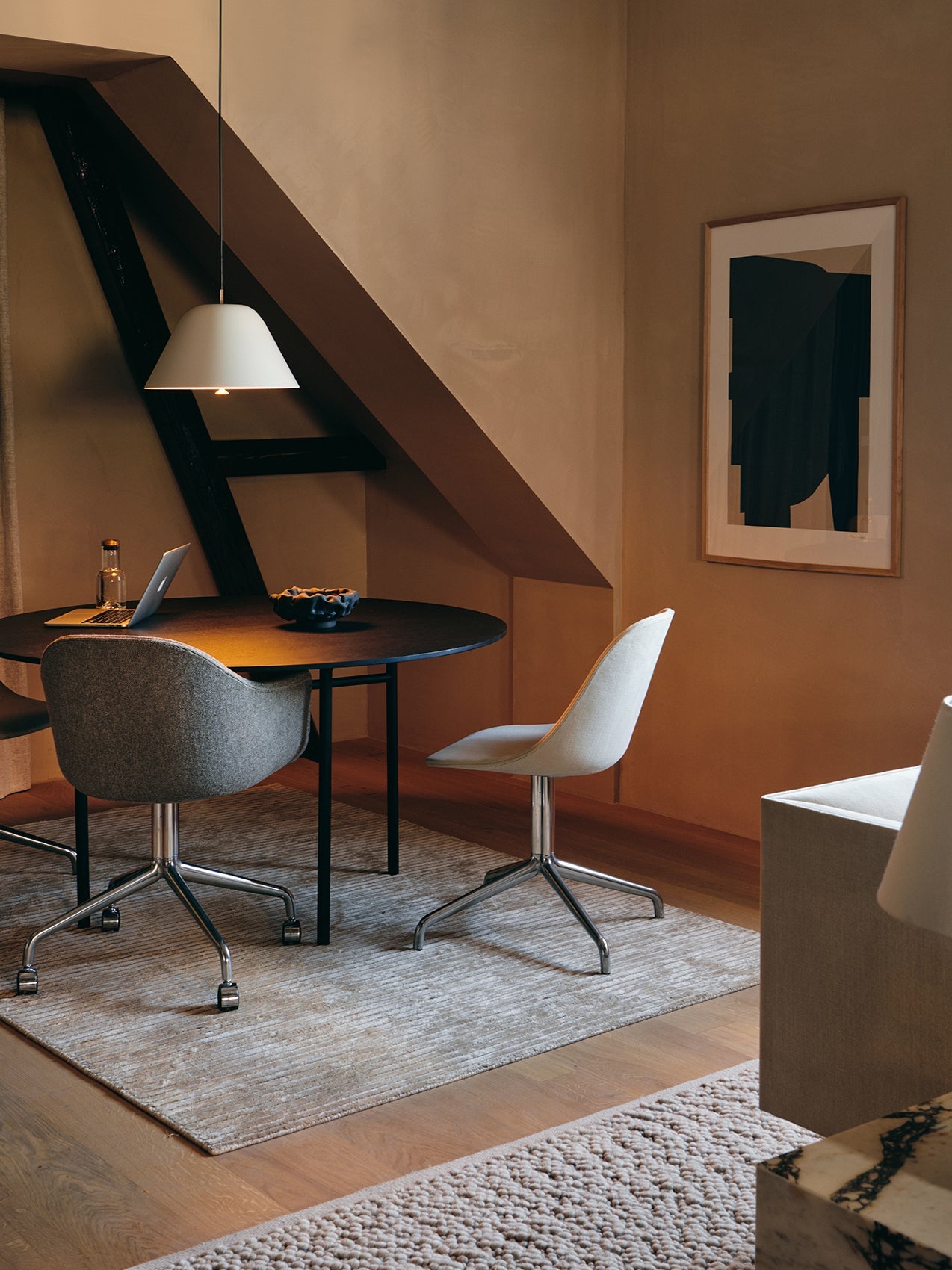 Norm Architects によるラウンドテーブル |オード家具＆装飾