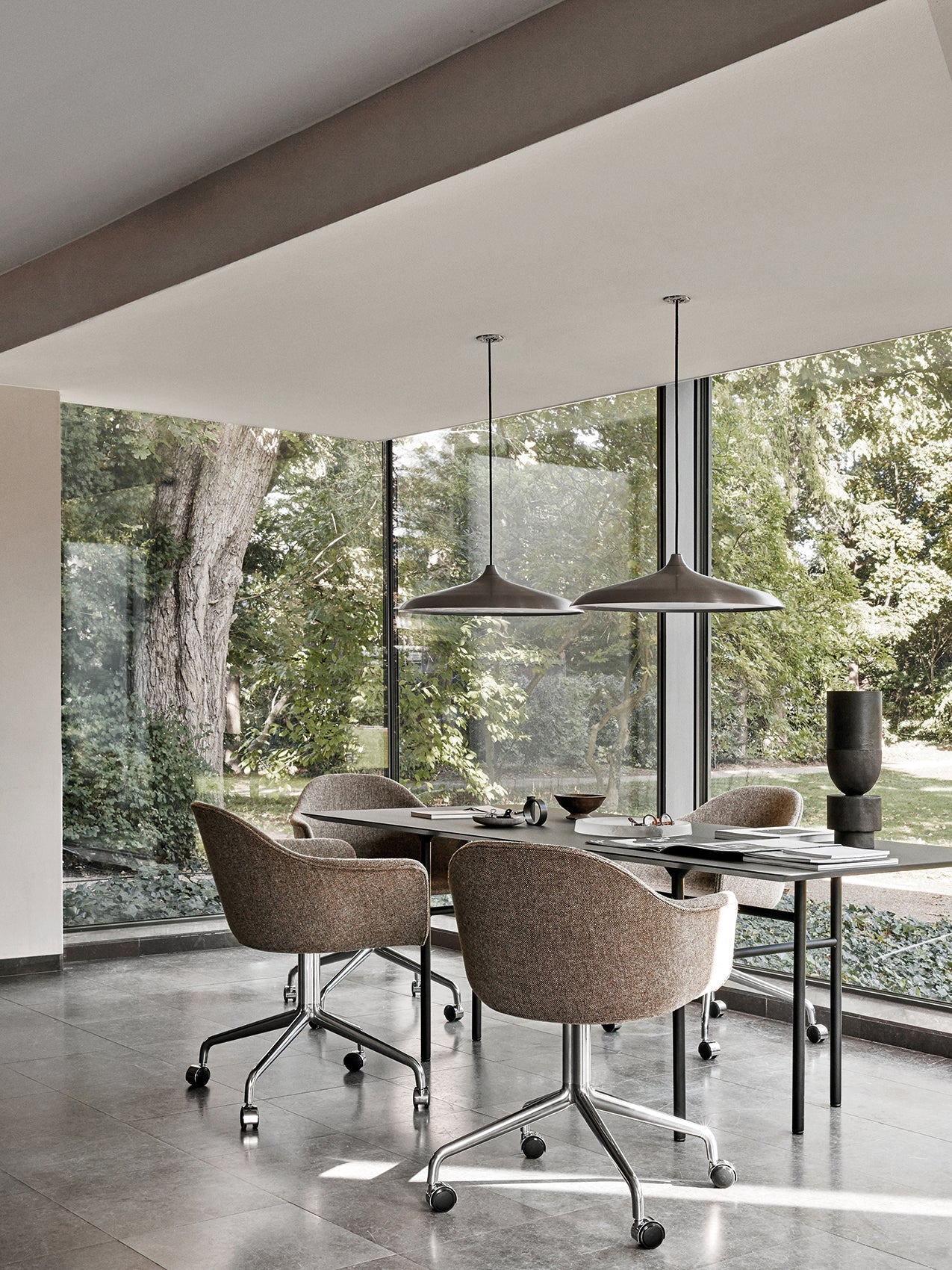 スナレゲード ダイニングテーブル by Norm Architects for Audo Copenhagen
